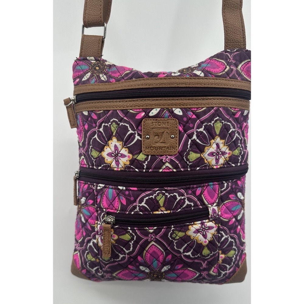 Stone Mountain Quilted Style Shoulder‎ Crossbody 3 Zipper Stash Pockets Paisley